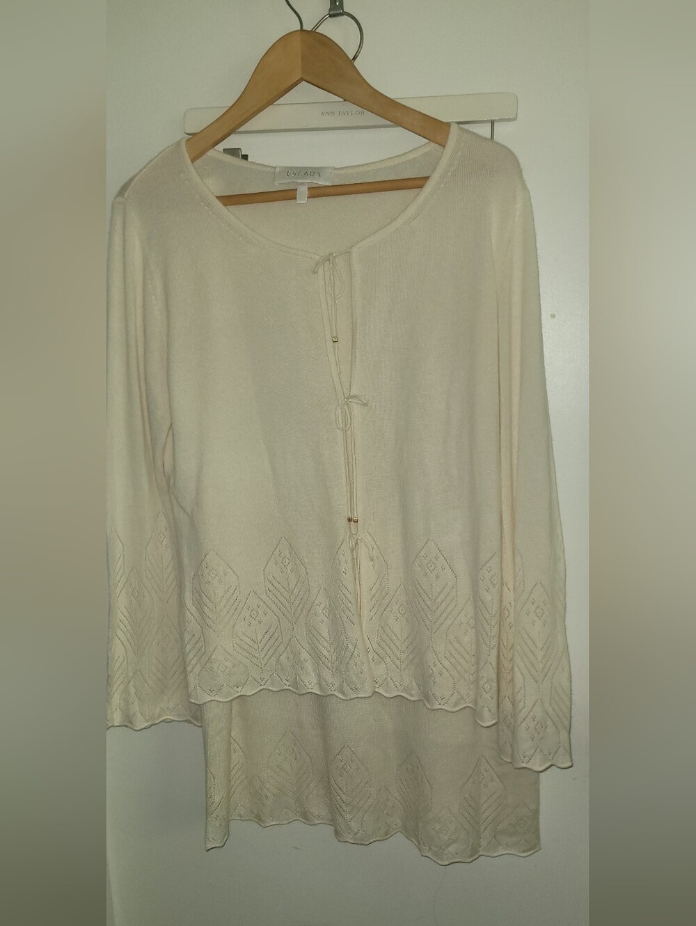ESCADA Cream Tie-Detail Scalloped set Cardigan Pencil Skirt  Silk And Cashmere